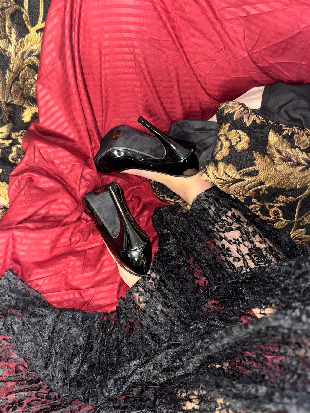 DEADSTOCK black pumps