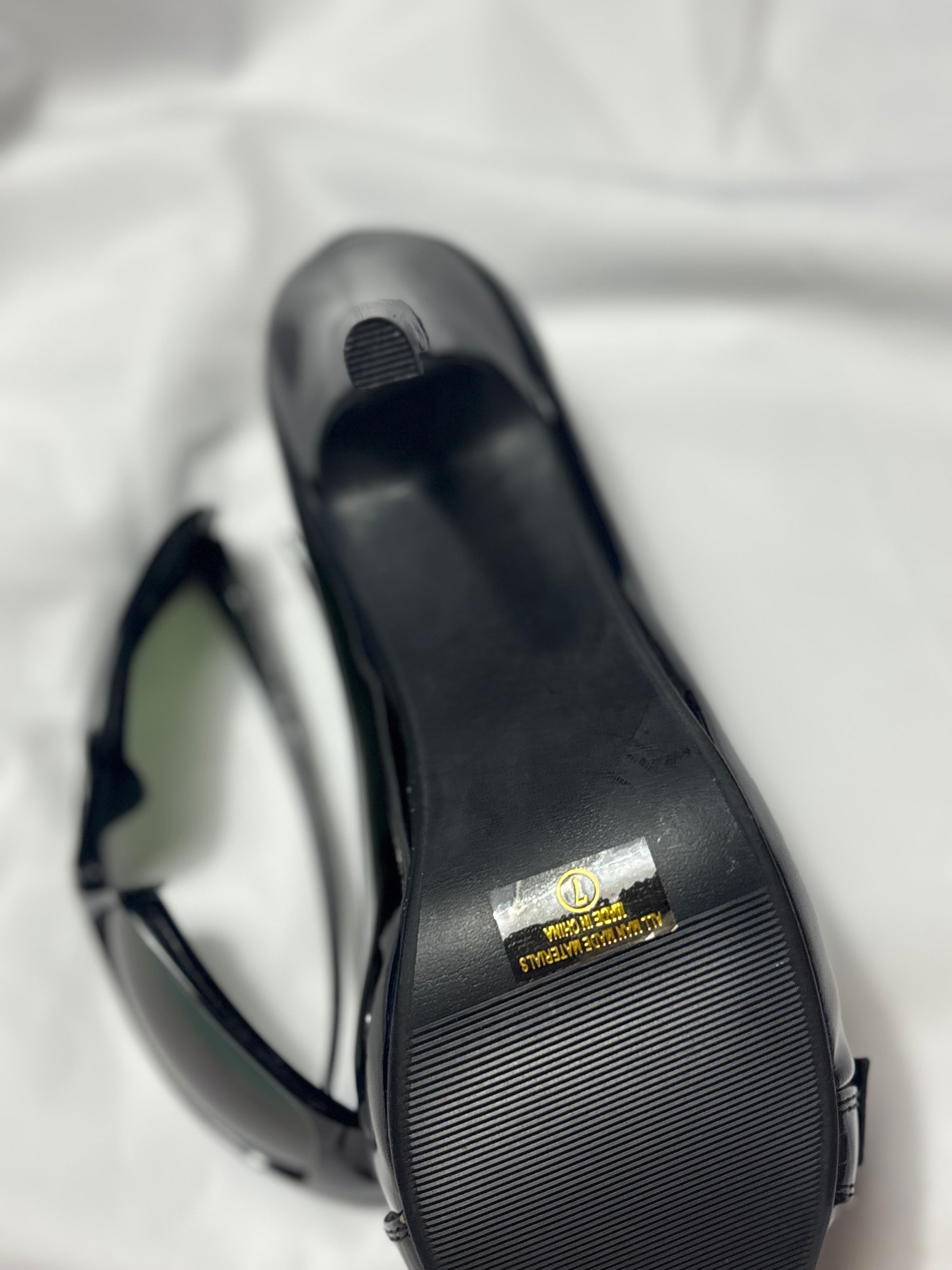 DEADSTOCK black pumps